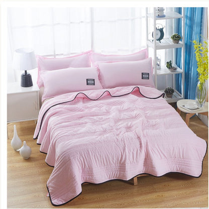 Plain seersucker cooling quilt with soft washable fabric